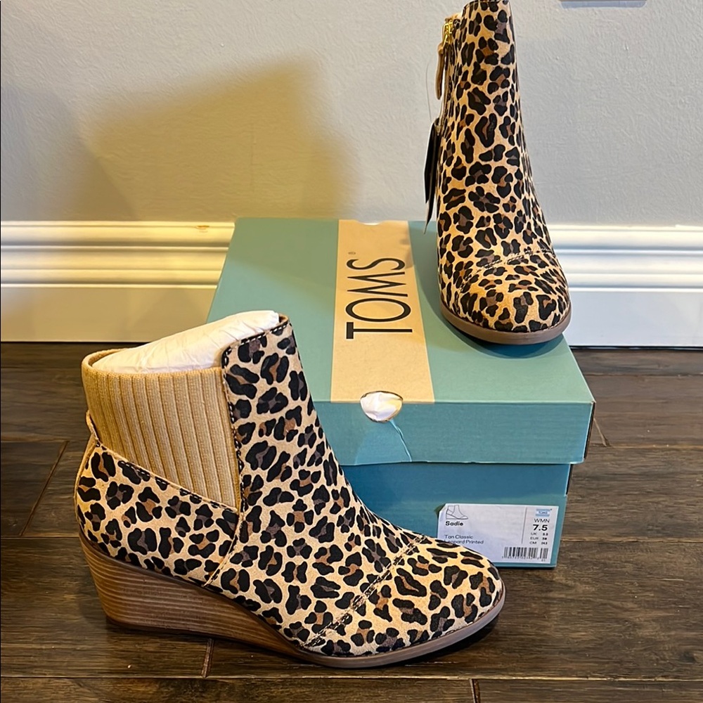 TOMS “Sadie” Leopard Print Women's Ankle Boots Size 7.5